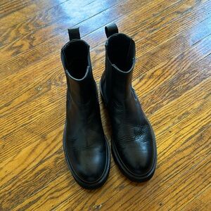 KOIO lug sole Chelsea boots!
